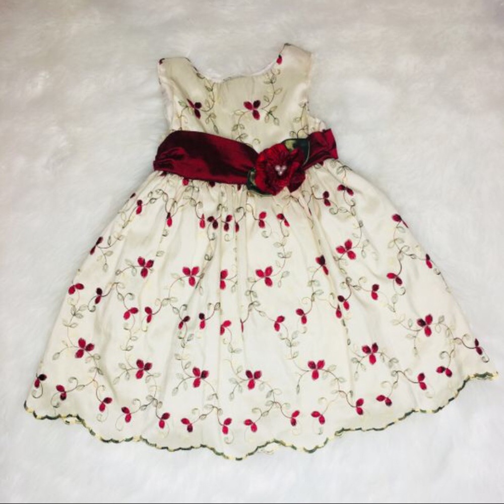 MAVEANDMEME.COM • DRESSUP@MAVEANDMEME.COM